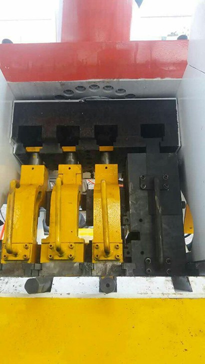 數(shù)控帶鋼沖孔機(jī) 數(shù)控帶鋼沖孔機(jī)