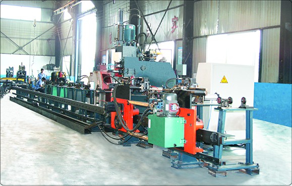 數(shù)控大梁沖孔機(jī) 數(shù)控大梁沖孔機(jī)